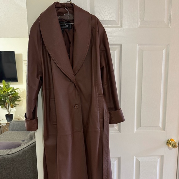 Terry Lewis Classic Luxuries Jackets & Blazers - Full Length Brown genuine leather coat size 2x or 3x